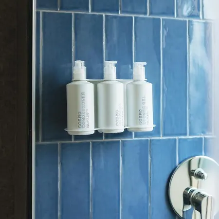 Mate Cosmo - Centre, Valence