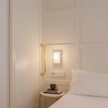 Mate Cosmo - Centre, 3*