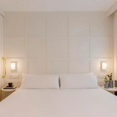 Mate Cosmo - Centre, 3*