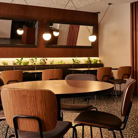 Mate Cosmo - Centre, Hotel