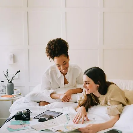 Mate Cosmo - Centre,