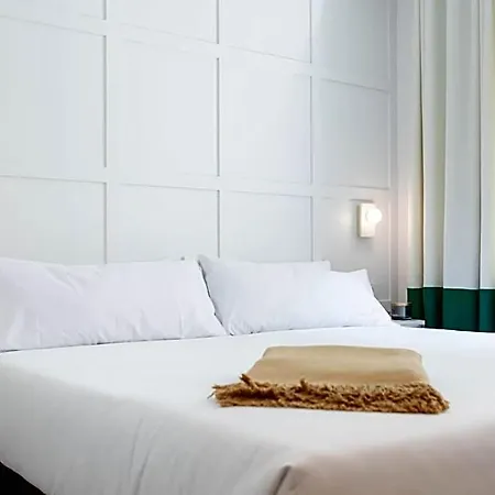 Mate Cosmo - Centre, Hotel