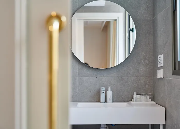 Mate Cosmo - Centre, 3* فالنسيا