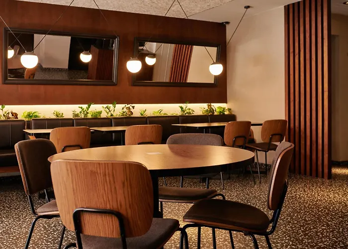 Mate Cosmo - Centre, فندق