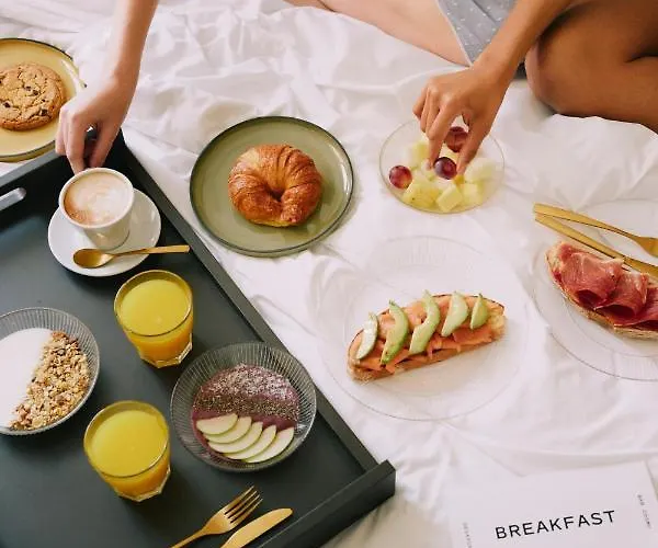 Mate Cosmo - Centre, 3* فالنسيا