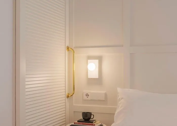 Mate Cosmo - Centre, 3*